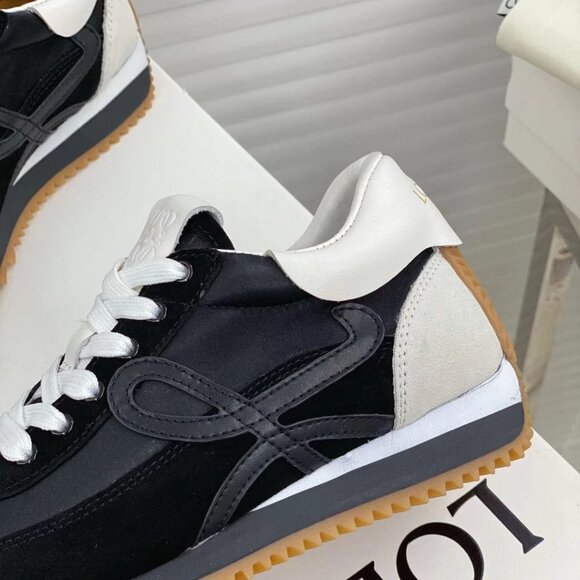 Loewe Flow Runner Sneakers💕 - Picture 3 of 9